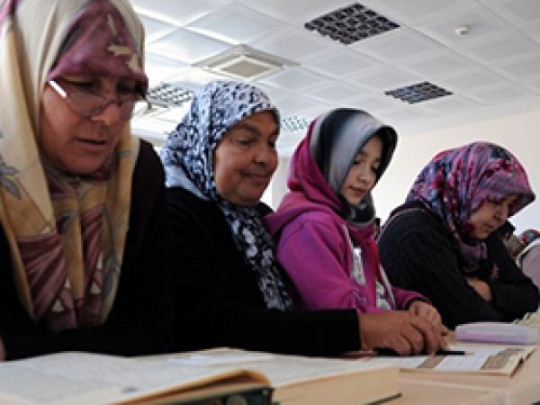 Osmaniye'de Anne-Kız Kur'an öğrenecek