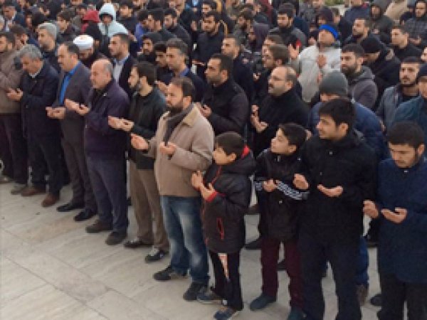 Fatih'te Halep ve Arakan için dua edildi