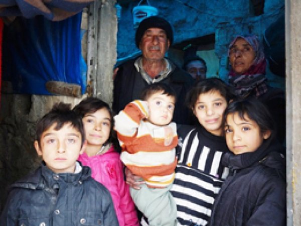 Suriyeli aile yaşam mücadelesi veriyor