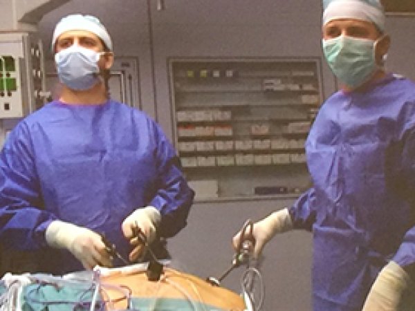 Çelik'ten Almanya'da canlı yayında ameliyat
