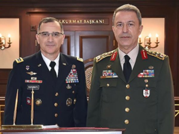 Akar, Avrupa Kuvvetler Komutanı ile görüştü