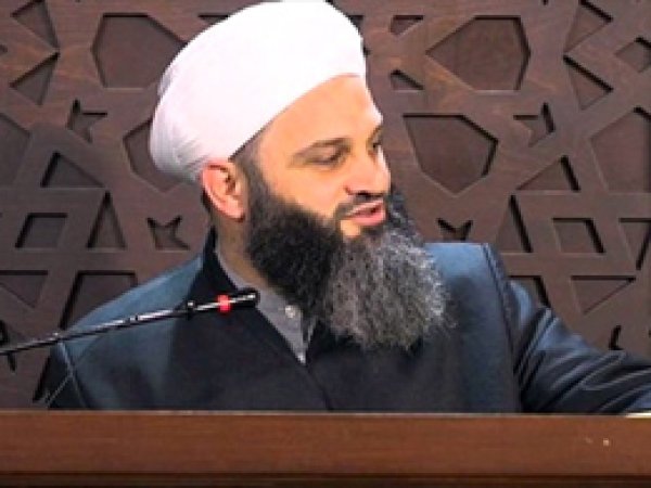 İsmailağa'dan Şefik hocaya bıçaklı saldırı