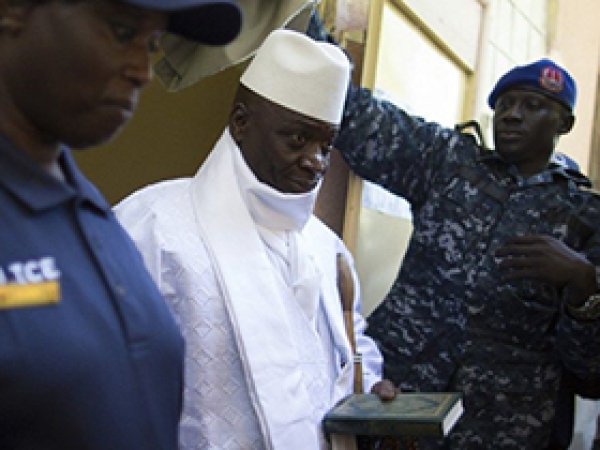Senegal'den Yahya Jammeh'e kınama