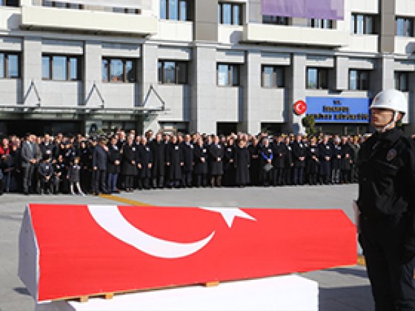 Saldırıda hayatını kaybedenler için tören