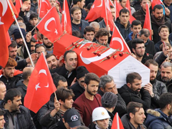 Vahşet kurbanları memleketlerinde defnedildi