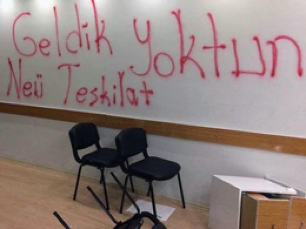 Konya’da HDP il binasına saldırı