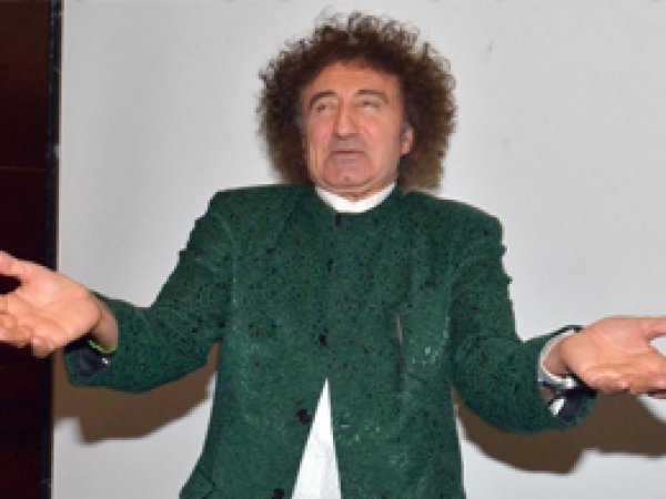 Sıfırdan nasıl zirveye çıktığını anlattı