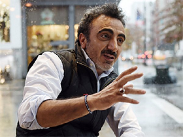 Milyarder Kürt'ten cömert yardım