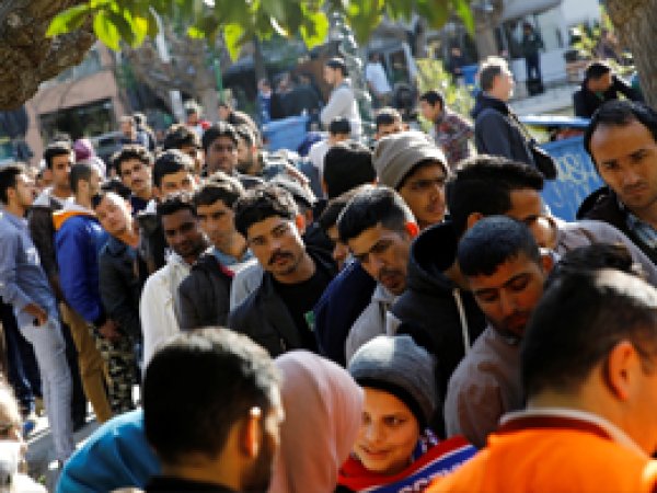 Sırbistan, Afgan mültecilere izin vermedi