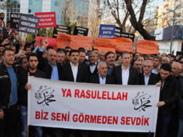 Siirt’te Özgür Gündem Gazetesine tel’in