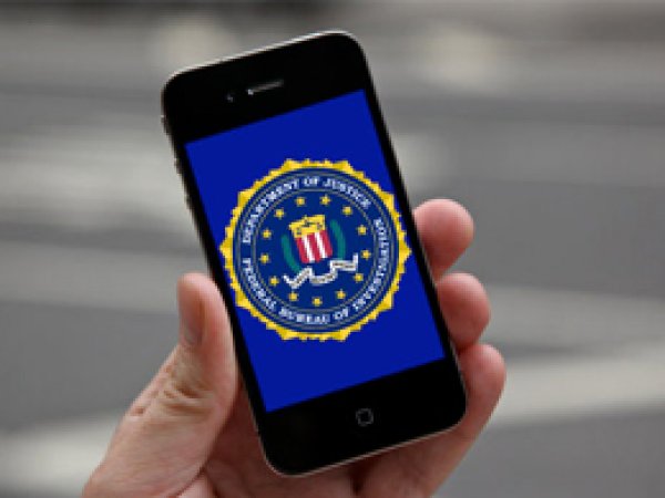 'FBI iPhone kameralarını kontrol edebilir'