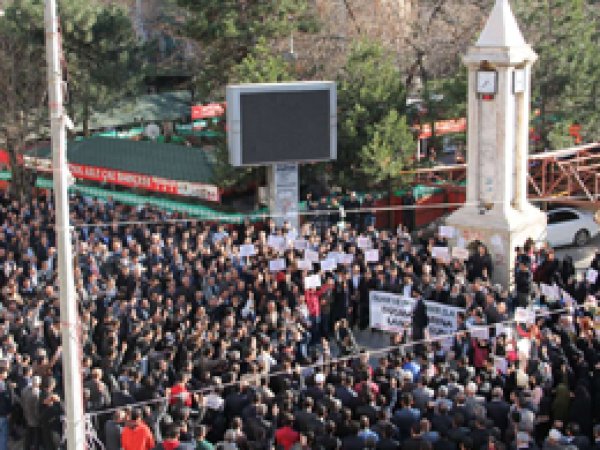 Bingöl'de Özgür Gündem'e kitlesel tepki