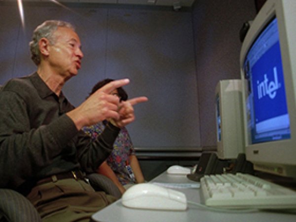 Intel'in kurucusu Andy Grove öldü