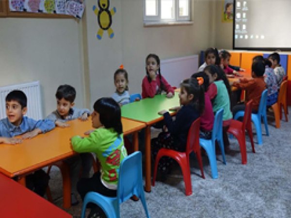 Oyun eşliğinde İslam'ı öğreniyorlar