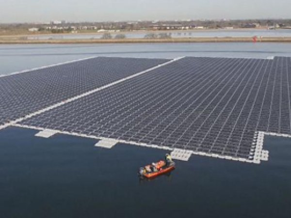 Suyun üzerinde elektrik santrali kuruldu