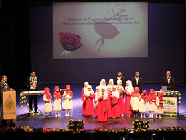 Muhmmed'i sevda Beringen'de yankılandı