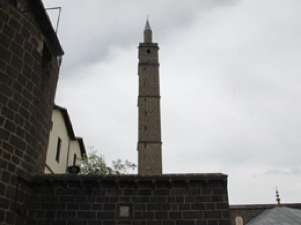 Hz Süleyman Camii aylar sonra ibadete açıldı