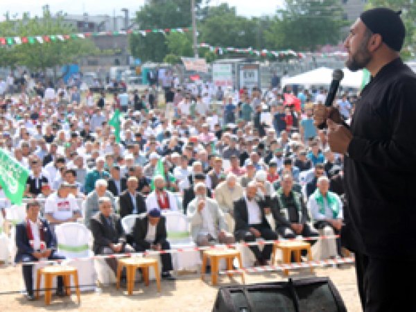 Kutlu Sevda İzmir'de