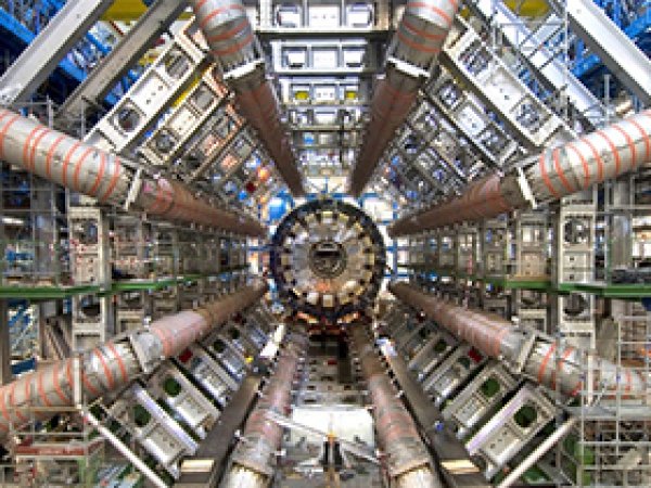 CERN'den 300 terabaytlık çarpıştırıcı verisi