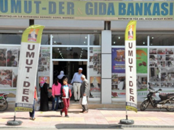 Kutlu Doğuma özel 200 aileye yardım