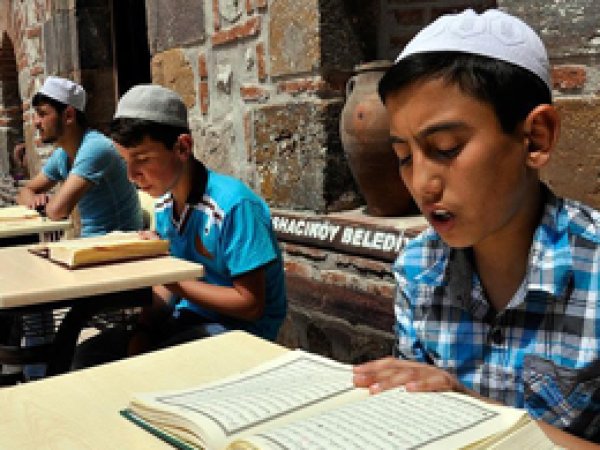 Tarihi medrese 6 asırdır hafız yetiştiriyor