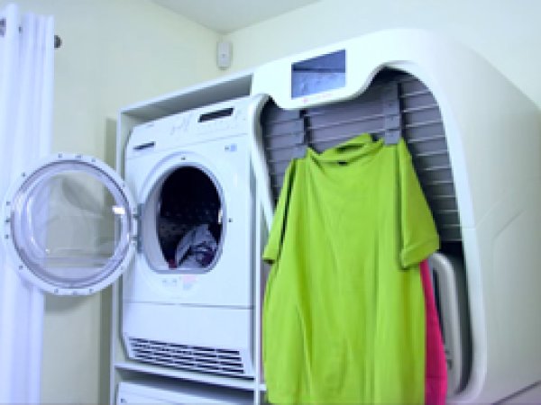 Çamaşır katlama makinası icat edildi