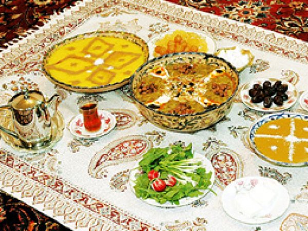 Komşuda Ramazan ve iftar sofrası