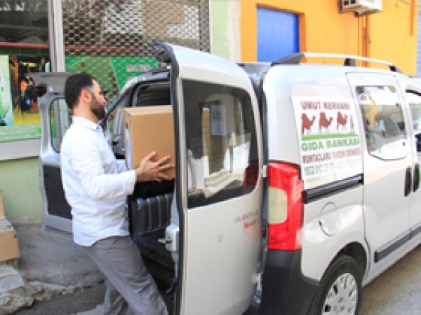 Bursa Umut Kervanı yardımlarını sürdürüyor