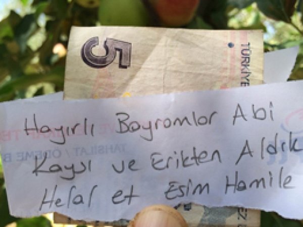 Tarla sahibini şaşırtan not