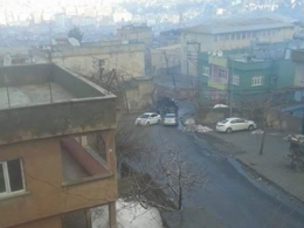 Siirt’te çatışma: Halk evlerini terk ediyor