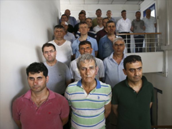 Ülke genelinde 70 general gözaltına alındı