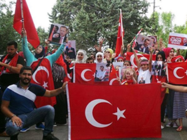 Lübnan'da darbe girişimine protesto