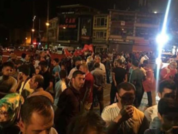 Muş HÜDA PAR'ın darbe tepkisi sürüyor