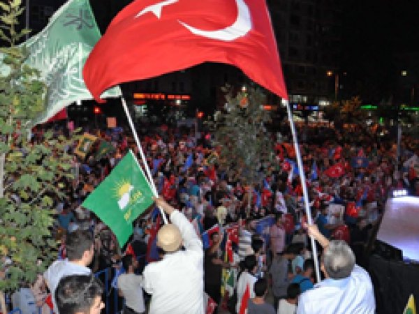 Batmanlılar darbe nöbetinde 5. gününde