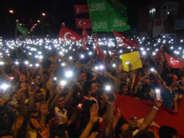 'Darbe halka ve İslam ümmetine yapılmıştır'