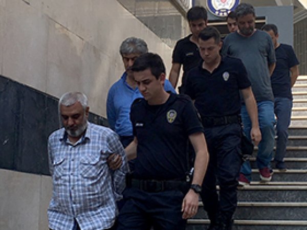 Gazeteci Ali Bulaç dahil 6 kişi tutuklandı