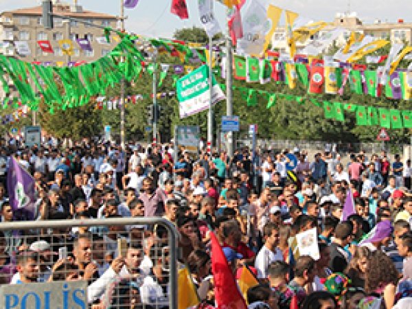 HDP mitinginde 10 kişi gözaltına alındı