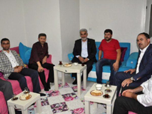 Yapıcıoğlu, şehit ailelerini ziyaret etti