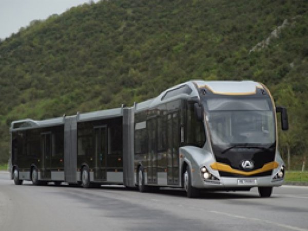 İstanbul'a 290 kişilik metrobüs