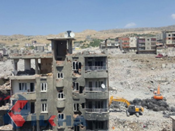 Şırnak’ta ev ve işyerleri yağmalanıyor