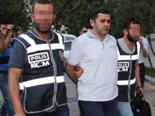 FETÖ'nün 'para kasası' tutuklandı 