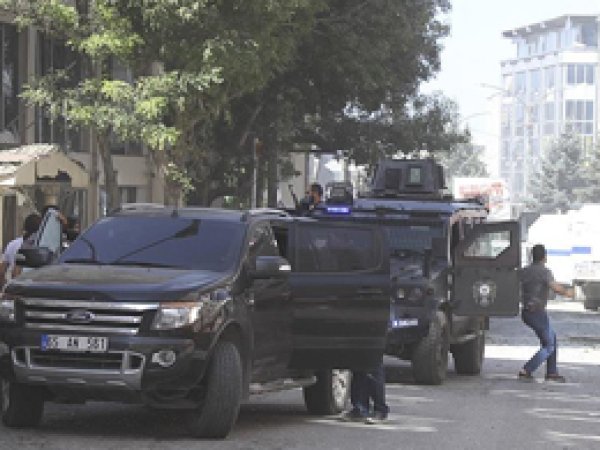 Van saldırısında yaralananların isimleri belli oldu
