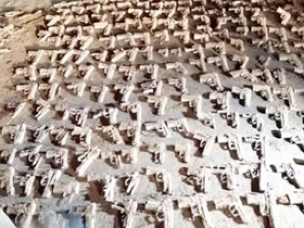 Üsküdar'da çok sayıda tabanca bulundu