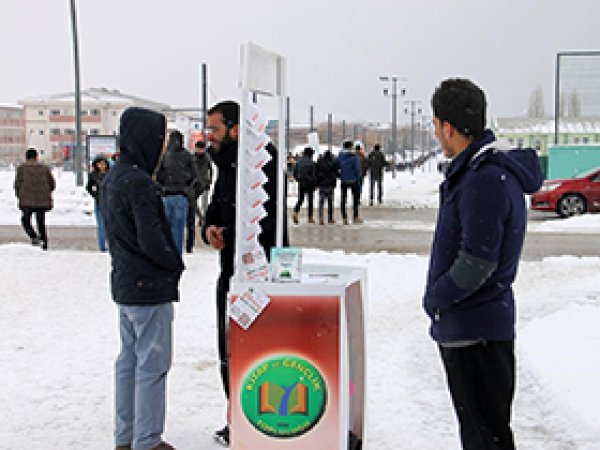 YYÜ öğrencileri siyer sınavı standı açtı