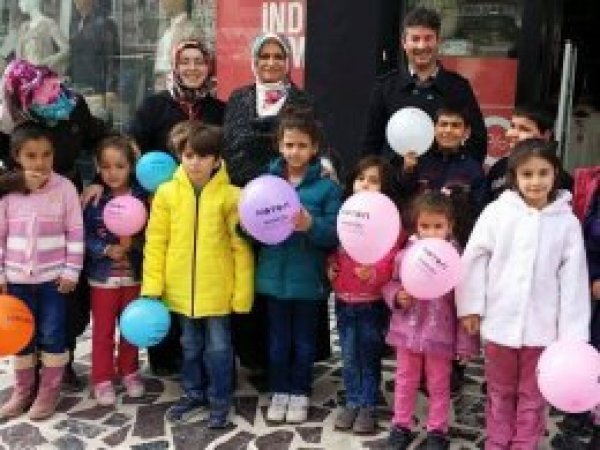 Mardin’de bin 239 yetimin yüzü güldü 