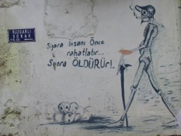 Sigara içen 226 milyon insan yoksulluk yaşıyor