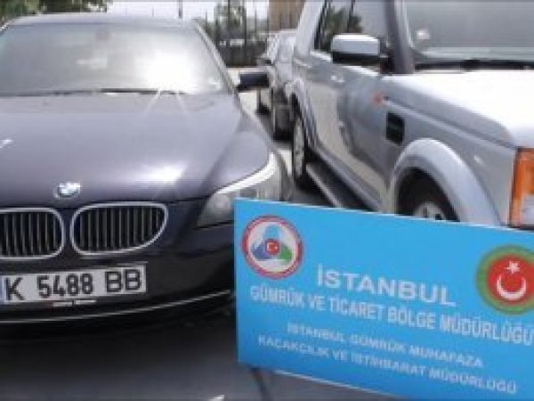Milyonluk lüks otomobiller gümrüğe takıldı