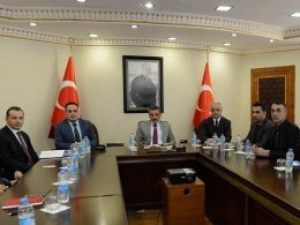 Tunceli Valisi, Belediye'ye bakacak