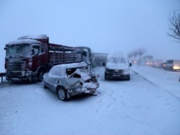 Urfa'da zincirleme trafik kazası: 2 ölü