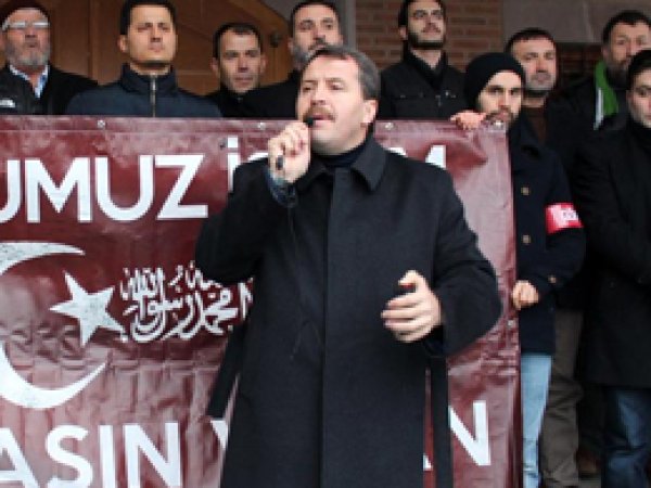 'Toplumumuzu parçalamak istiyorlar'